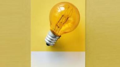 lampadina a fondo giallo